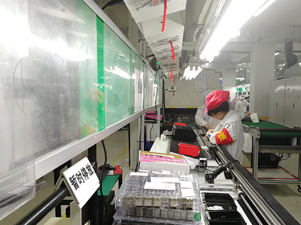 組裝車(chē)間工作臺(tái)上除靜電